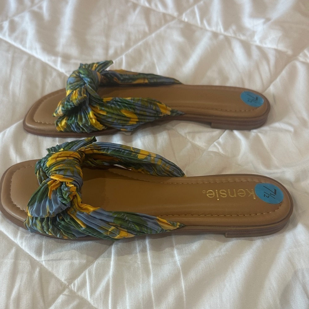 NEWKensie Women's Yellow and Blue Slide Sandals size 7 1/2